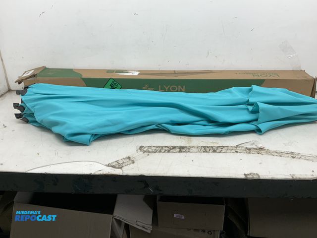 Lot 2-64081 - 9' Turquoise Patio Umbrella