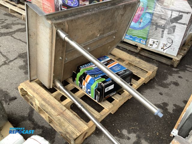 Lot 2-64206 - Dishmachine Table Left clean - 44" stainless steal &amp; series IV heated RV Hose 50 ft model PWL-04...