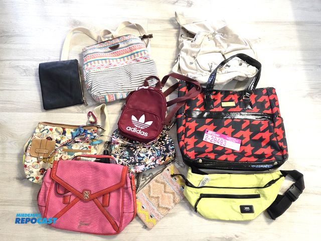 Lot 2-29493 - name brand lot of hand bags, purses, etc. Jessica Simpson, Union bay, GUESS, Madden, etc.
