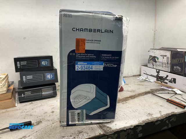 Lot 2-93464 - Lot of (1) chamberlain D2101 garage door opener.