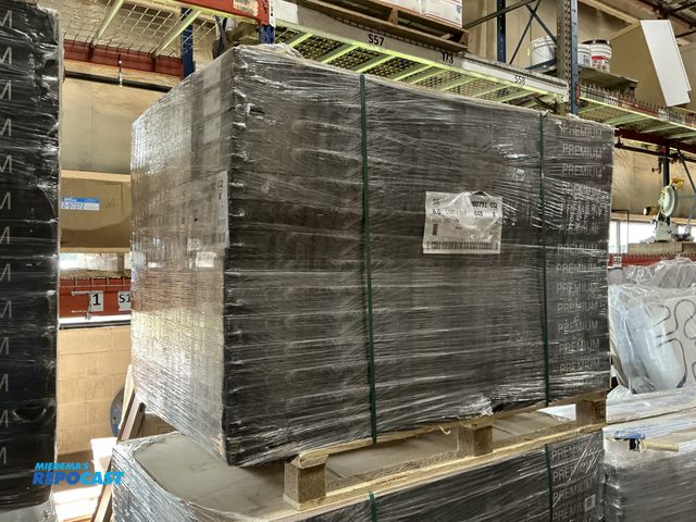 Lot 2-99238 - Skid lot of montreux serene crescendo waterproof flooring 7.6”x54.33” (8 per box)