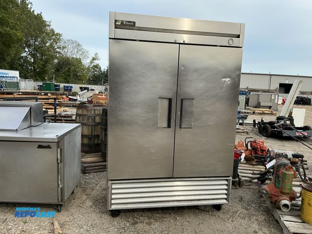 Lot 2-27280 - True T-49 Commerical Refrigerator