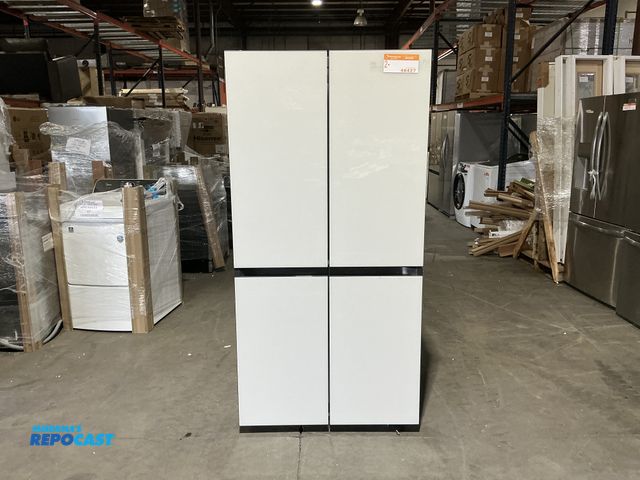 Lot 2-46427 - Scratch & Dent Samsung RF23DB960012 Refrigerator/Freezer