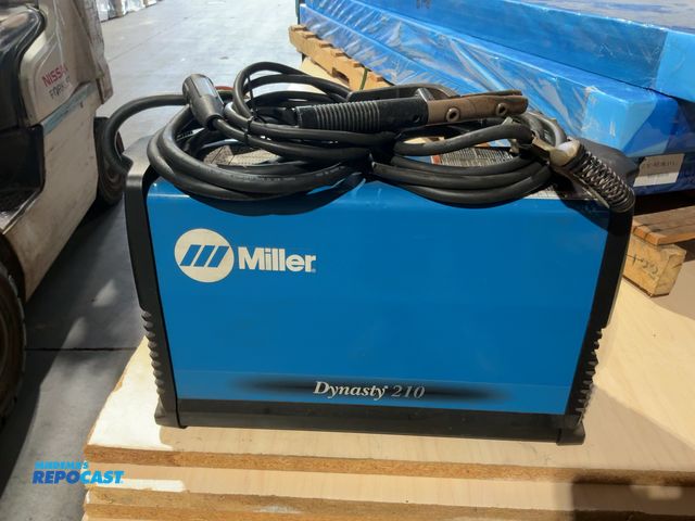 Lot 2-22623 - Miller Dynasty 210, 210-amp AC/DC TIG and Stick welder