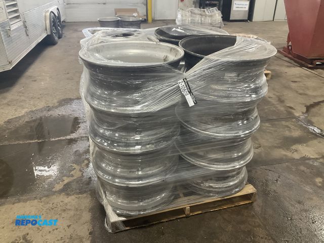 Lot 2-10608 - (16) 22.5” aluminum semi wheels, used
