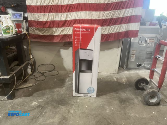 Lot 2-59379 - New Frigidaire bottom loading water dispenser new in box
holds 5 gallon bottle
hot and cold water