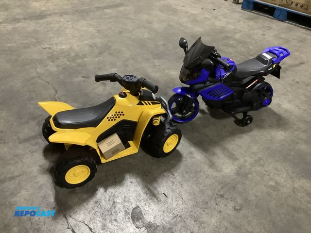 Lot 2-69070 - Lot of (2) mini kids ride on toys Including: yellow cat quad and blue T1500 motorcycle