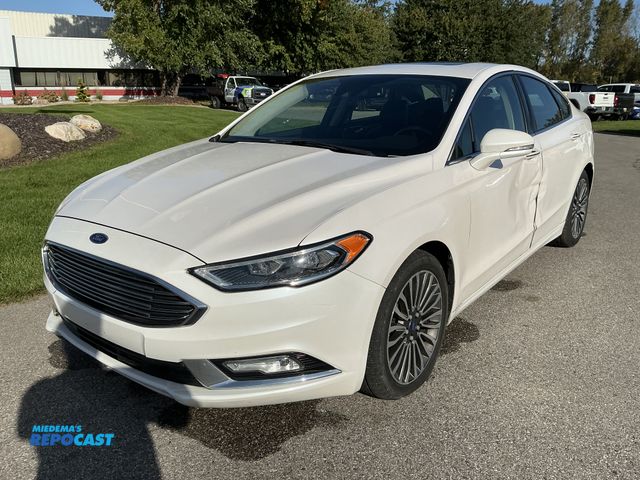 Lot 2-41623 - 2017 Ford Fusion SE Sedan AWD