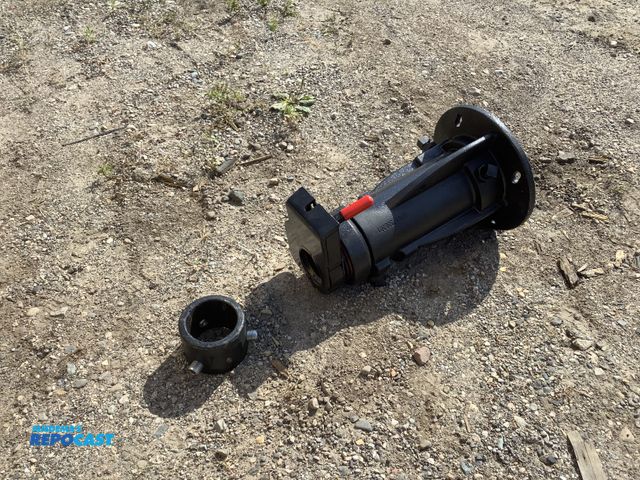 Lot 2-91164 - Heavy duty 5th wheel to gooseneck adapter 07097308001