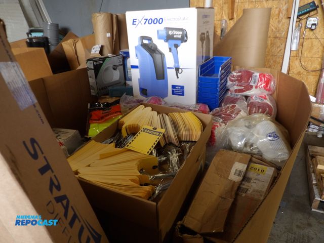 Lot 2-76903 - pallet load of assorted overstock items