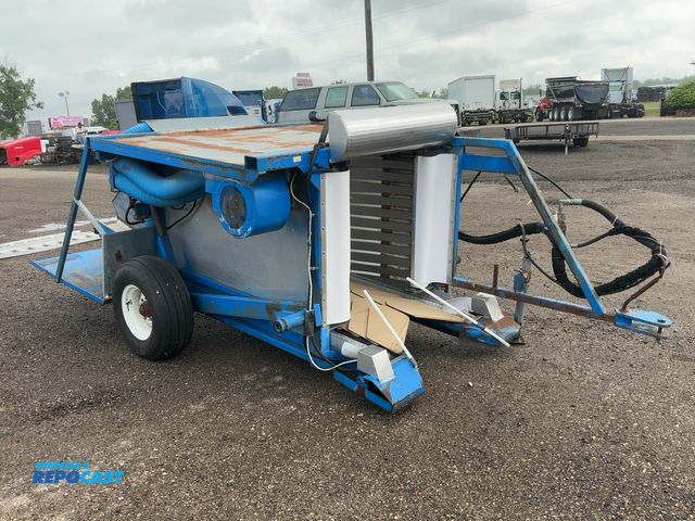 Lot 2-22658 - BEI Little Blue Small Bush Berry Harvester