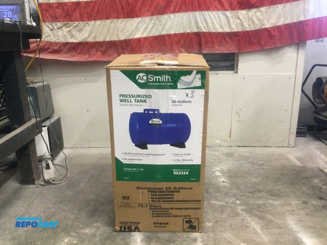 Lot 2-59559 - AO Smith well tank well tank AO Smith
20 gallon pressurized well tank