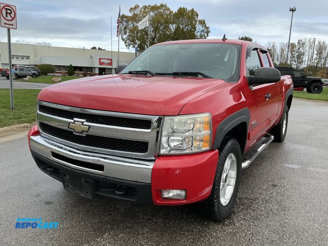 Lot 2-23209 - 2010 Chevrolet SILVERADO 1500 LT Extended Cab Standard Box Pickup Truck 4x4