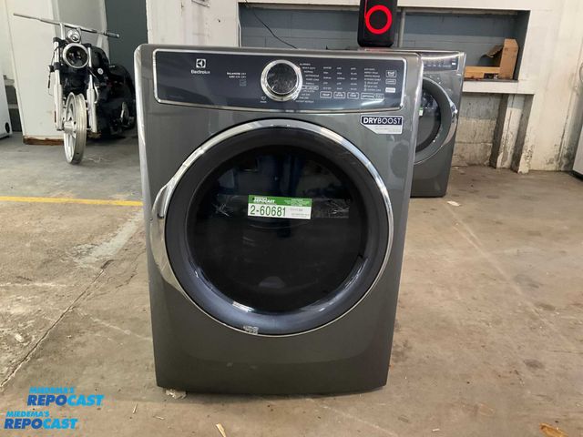 Lot 2-60900 - Scratch & Dent Electric Free Standing Electrolux ELFE7637AT1 Dryer