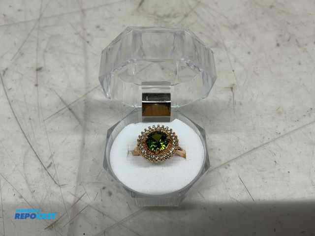 Lot 2-18118 - Gold synthetic cubic zirconia color stone, size 7