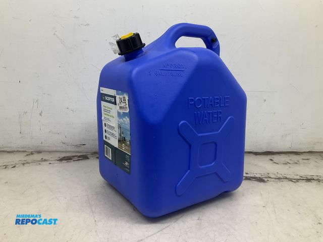 Lot 2-17064 - Scepter Flow Control 5 Gallon Plastic Water Container