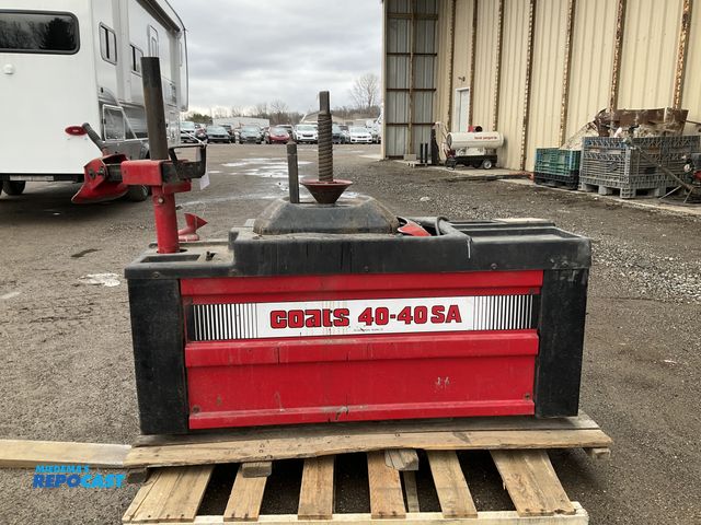 Lot 2-23996 - Coats 40-40SA Heavy-Duty, Air-Powered Tire Changer Designed to Mount and Dismount Tires