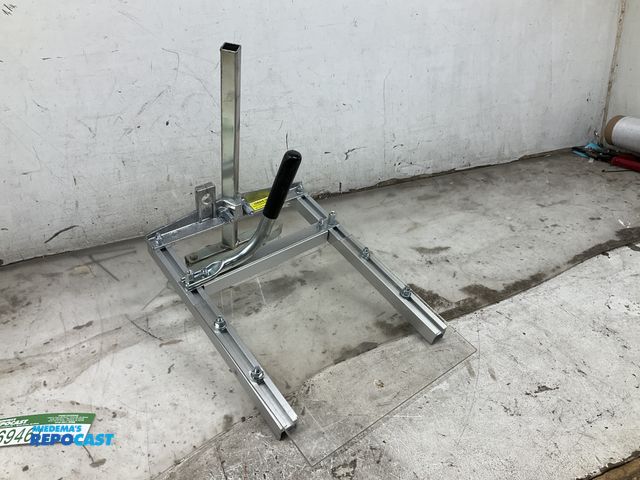 Lot 2-69461 - sawmill chainsaw attachment