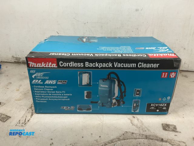 Lot 2-11084 - Makita XCV18ZX Cordless Backpack Vacuum Cleaner