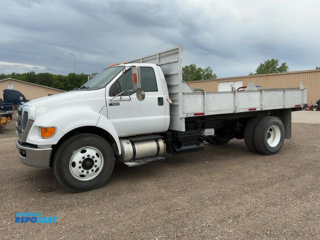 Lot 2-44871 - 2015 Ford F-650 Dump Truck