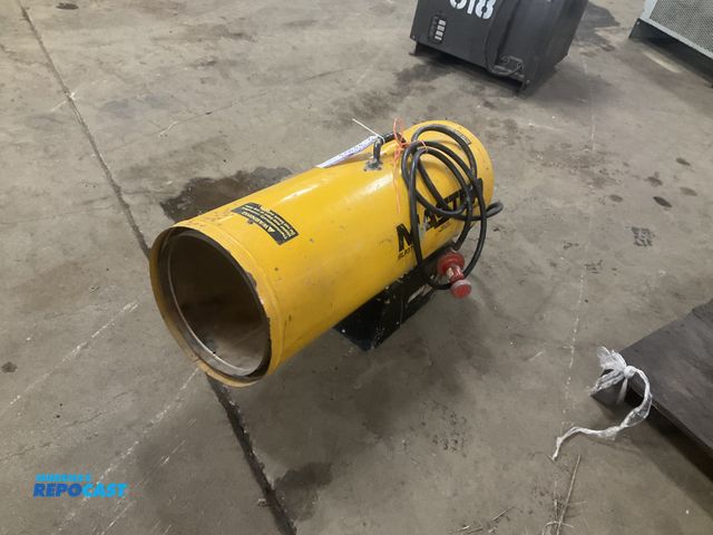 Lot 2-33303 - Master 375,000 Btu propane heater with built in thermostat