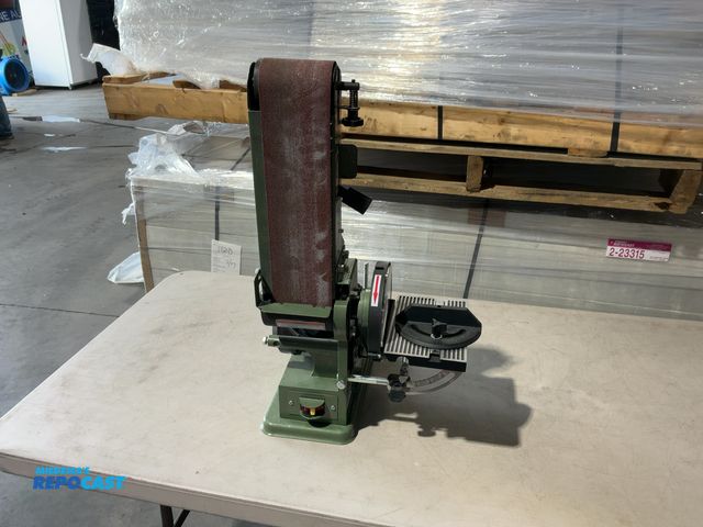 Lot 2-15271 - Central Machinery 4”x36” Belt &amp; 6” Disc Sander Electric Powered