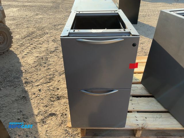 Lot 2-67842 - Metal Filing Cabinet