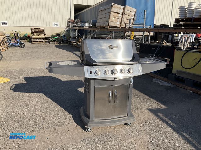 Lot 2-95953 - Blue Ember FG50069-U401 3-burner LP gas grill