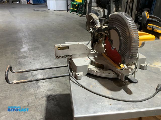 Lot 2-53635 - DeWalt DW715 12” Compound Miter Saw(DOBSON)