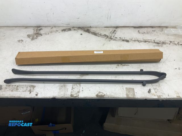 Lot 2-93078 - New 2-Piece Tire bar set