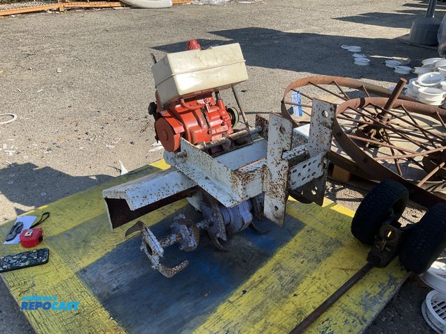 Lot 2-91359 - Vintage front-tine garden rototiller