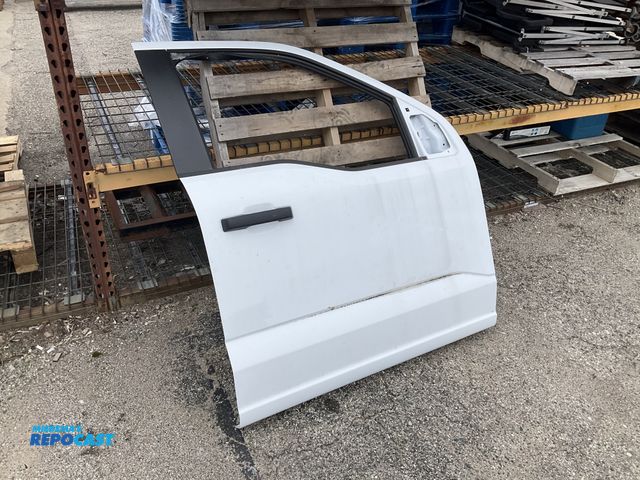 Lot 2-63171 - 1 Miscellaneous White Truck Door