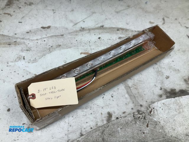 Lot 2-33890 - 2 19" led stop-tail-turn strip light