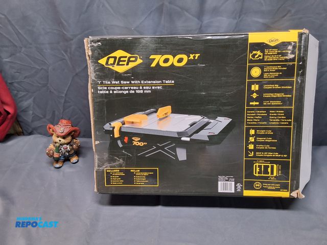 Lot 2-11409 - QEP 700XT 7" TILE WET SAW WITH EXTENSION TABLE