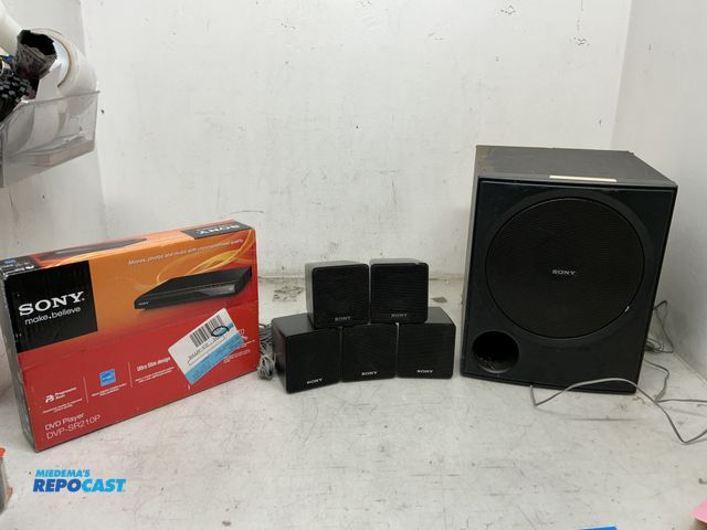 Lot 2-93369 - Lot of Sony Speakers and a Sony DVD Player DVP-SR210P