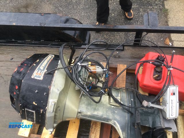 Lot 2-56735 - Evinrude boat motor