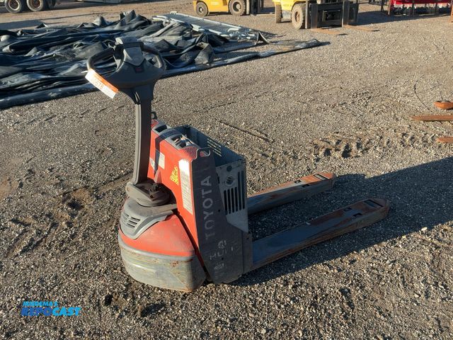 Lot 2-40678 - Toyota 8HBW23 Electric Pallet Jack, 4500 lb max capacity, 24 volt, No Battery or Charger, Non-Workin...