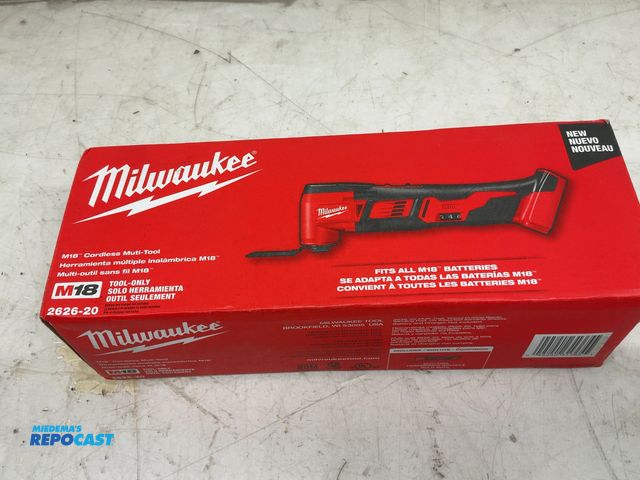 Lot 2-96600 - Milwaukee M18 18V Lithium-lon Cordless Oscillating Multi-Tool (Tool-Only) -