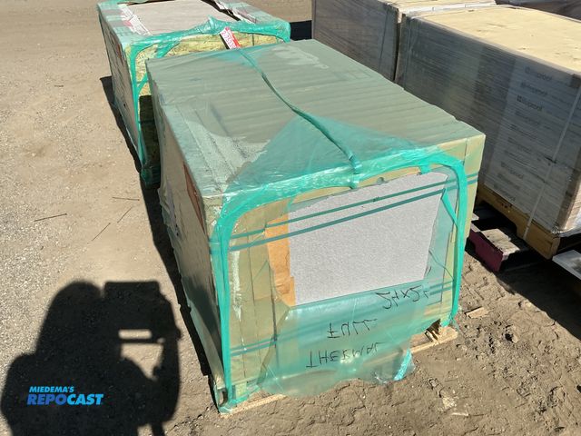 Lot 2-75342 - Skid of grey 24x24 FR20 Thermal Full Porcelain Pavers