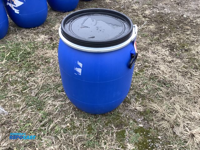 Lot 2-74444 - (1) 25 gallon blue plastic barrels with removable lids and locking rings. Clean Inside.