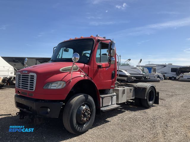 Lot 2-40800 - 2009 Freightliner M2 Single Axle Cab and Chassis