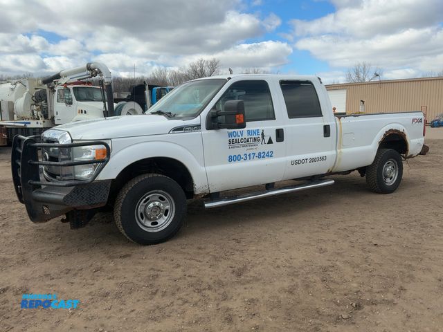 Lot 2-42919 - 2014 Ford F-250 XLT Super Duty Crew Cab Pickup Truck 4x4