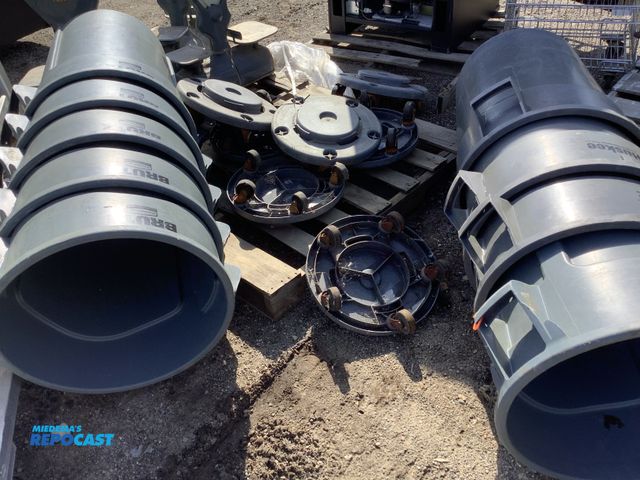 Lot 2-93280 - Lot of (9) brute Rubbermaid trash cans and (7) wheels