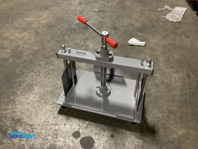 Lot 2-23015 - new vevor binding machine XTY500