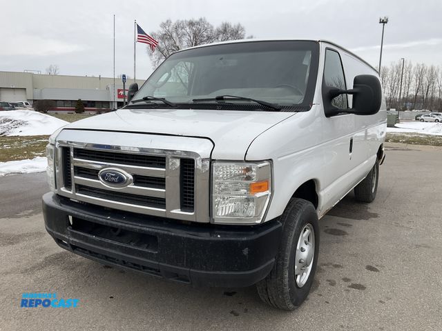 Lot 2-94401 - 2014 Ford E-250 E-250 Cargo Van RWD