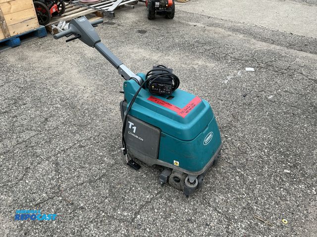 Lot 2-18933 - 2023 tennant t1 lithium ion floor cleaner