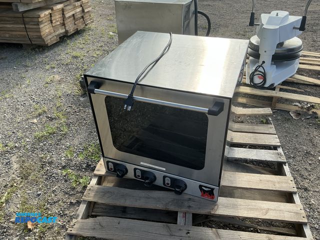 Lot 2-99595 - Vollrath convection oven model#COA 8004 serial#MO8-00493389-021