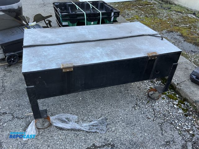 Lot 2-15839 - Heavy duty, engine dismantle table