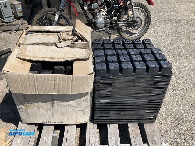 Lot 2-76944 - Skid lot of various Plastic Flower Growing Pots and Trays