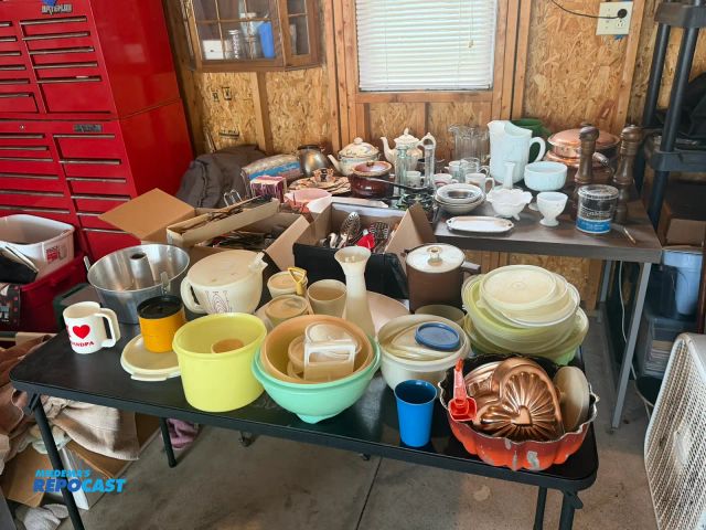 Lot 2-10239 - Lot of various kitchen items, includes: miscellaneous vintage Tupperware, flatware, ceramicware, gla...